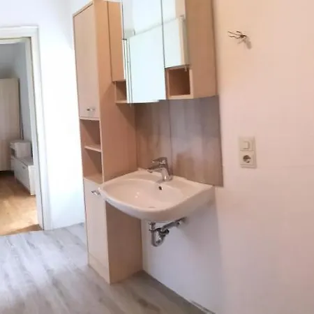 아파트 Monteurunterkunft/Ferienwohnung *